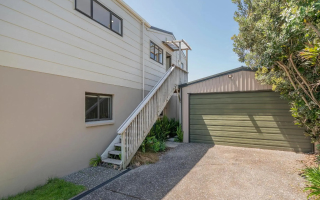 Surf Stay - Whitianga Holiday Home