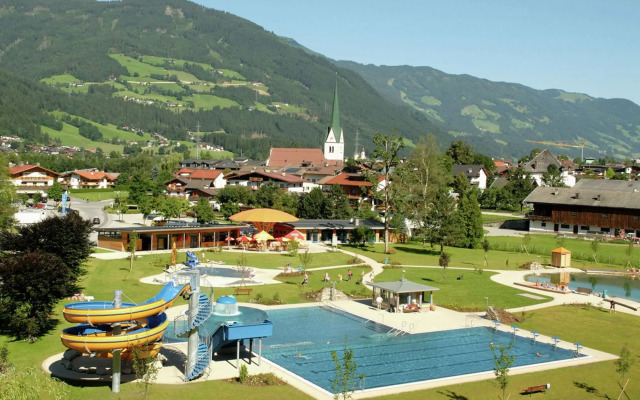 Cozy Apartment in Hart im Zillertal near Ski Area
