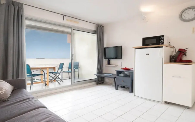 Cozy Beachside Apartment in Agde