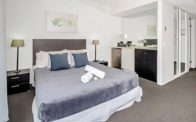Privately Owned Hotel Room by Cairns Marina 222