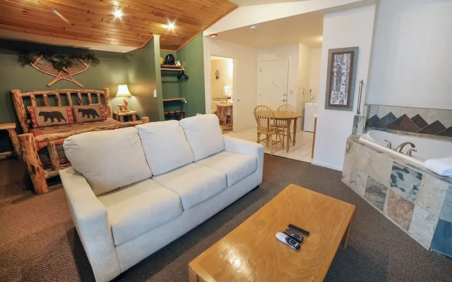 Fawn Valley Inn: 104 Condo