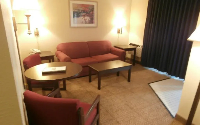 Clinton Inn And Suites