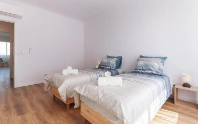 Vita Portucale ! Costa da Caparica Sunny Design Apartment