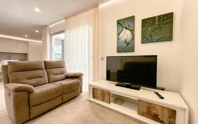 Ocean View Apartment, Heated pool, Free Parking PP207