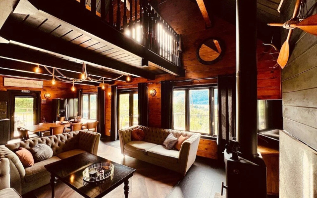 Lodges On Loch Ness