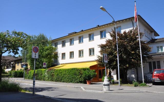 Hotel Landhus вид на фасад