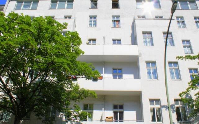 Hotel Pension Arta Берлин вид на фасад