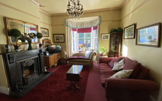Riverbank House