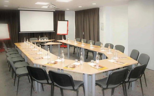 ibis Istres Trigance