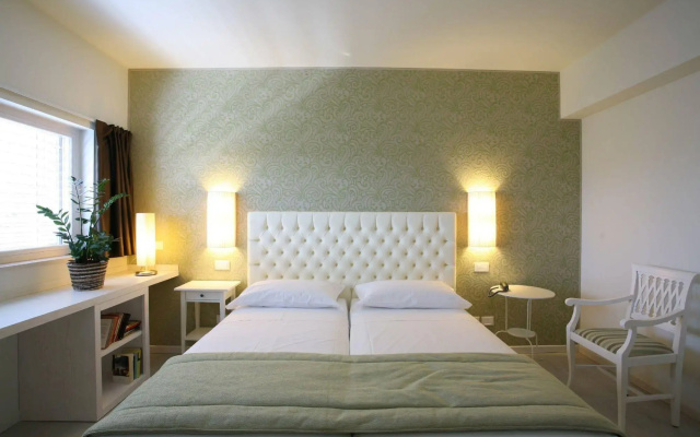 Nuova Opera Rooms