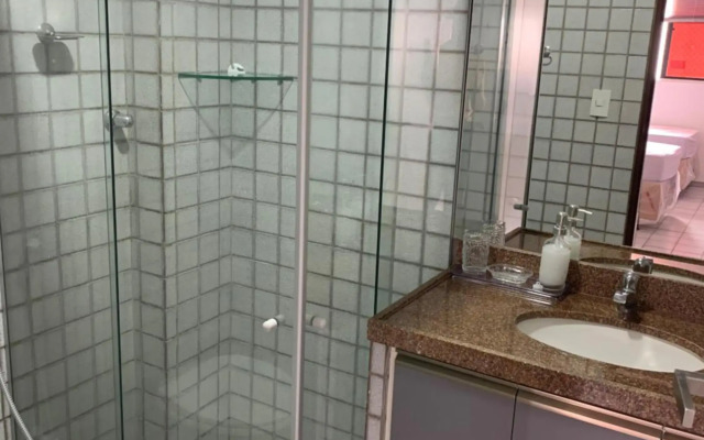 Apartamento amplo com acesso direto à praia!