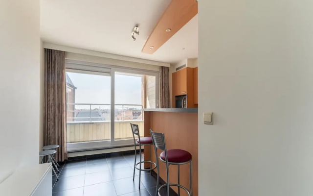 Bright Coastal Stay in Bredene
