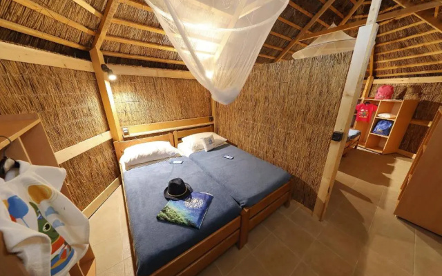 Pine Beach Bungalows – all inclusive