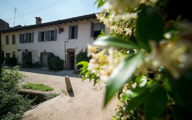 Small Apartment in the Navigli Area
