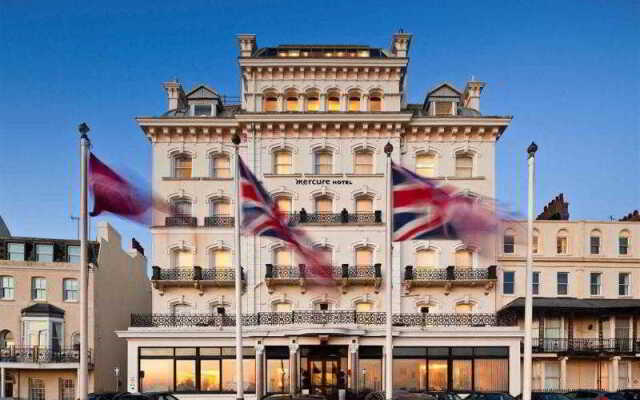 Mercure Brighton Seafront Hotel вид на фасад