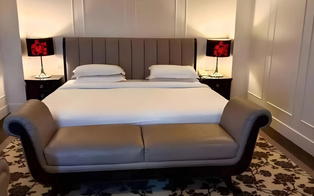 Crown Garden Hotel