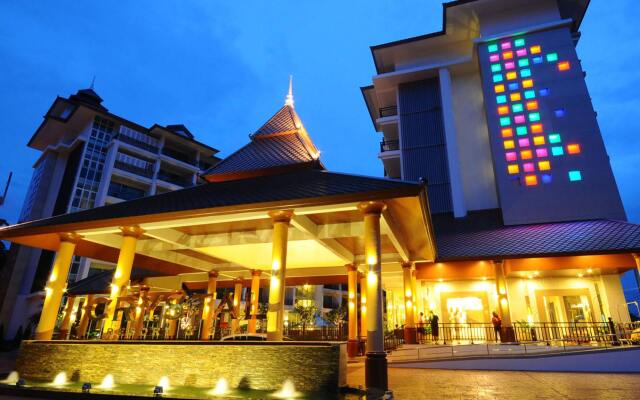 Crystal Palace Hotel вид на фасад
