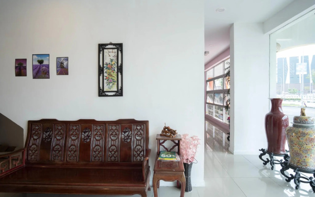 OYO 44103 8 Hotel