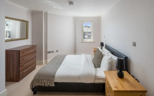 Stylish 1 bed in West Kensington 7mins to Tube