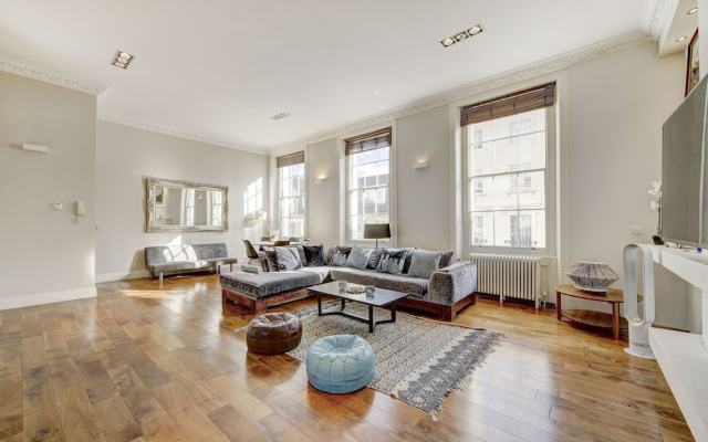 Luxury flat & terrace Hyde Park Stables