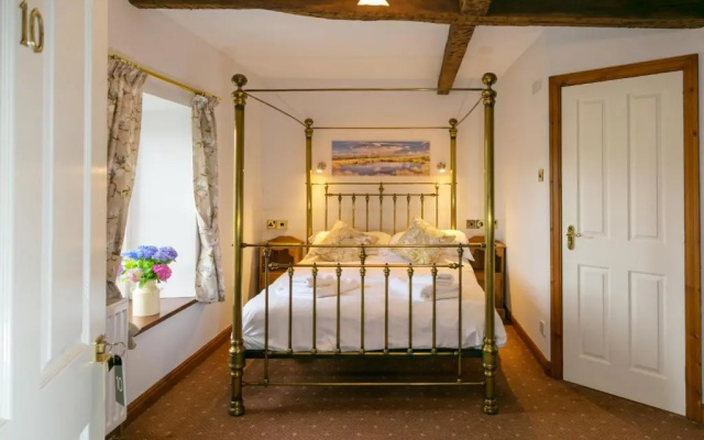 Marton Arms Hotel