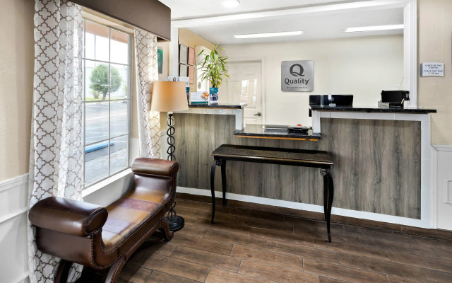Quality Inn Decatur River City