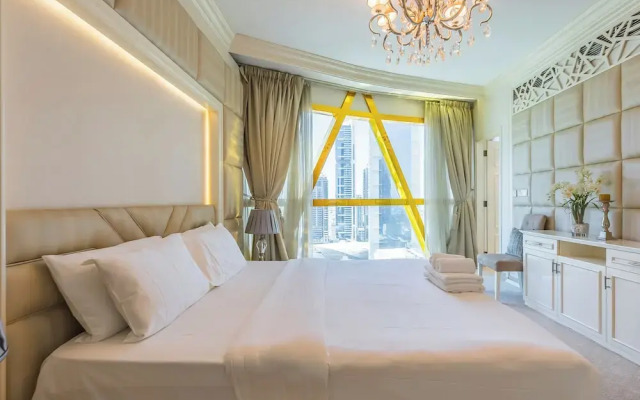 Luxury Spacious Condo in the Iconic Park Towers