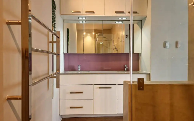 Two Bed Green Point Ocean View