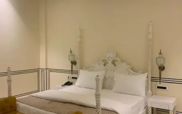 Hotel Om Complex