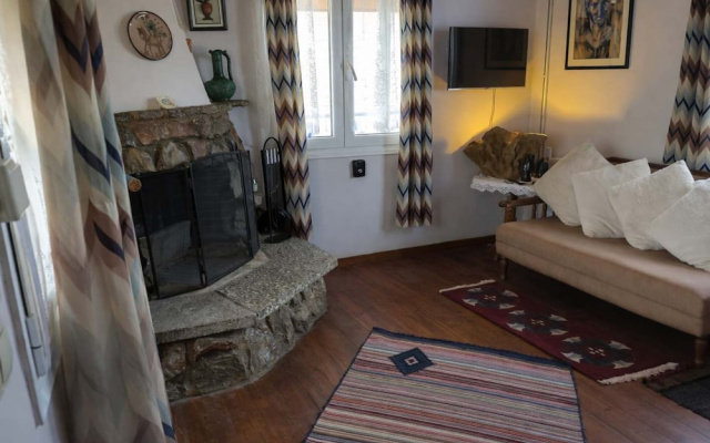 Villa Dorothy - Mountain View Retreat Polydrosos