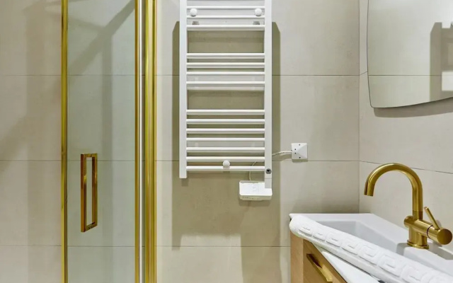 Superb Apartment Center of Paris