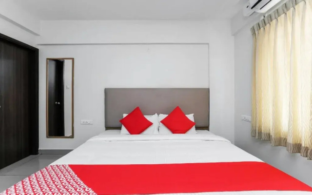The Red Lotus Premium By OYO Rooms