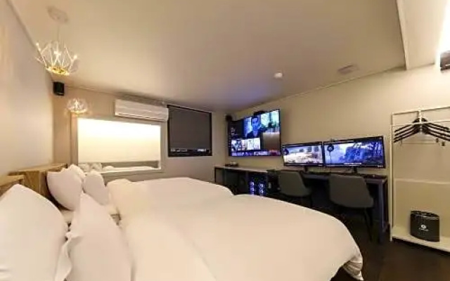 Ekklim Business Hotel
