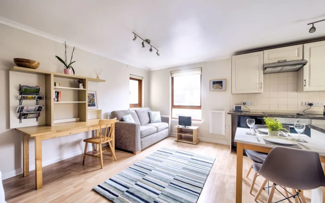 Dean Village Studio Apartment
