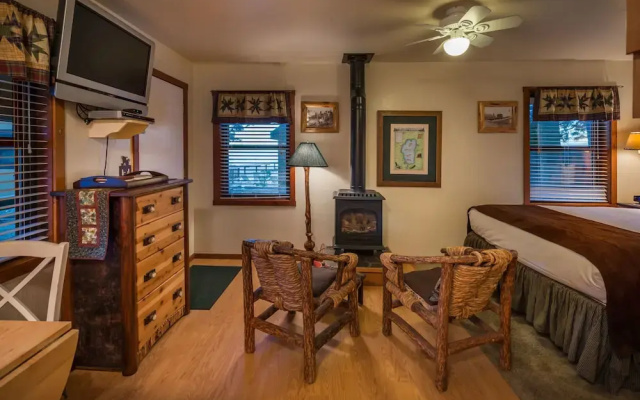 Franciscan Lakeside Lodge