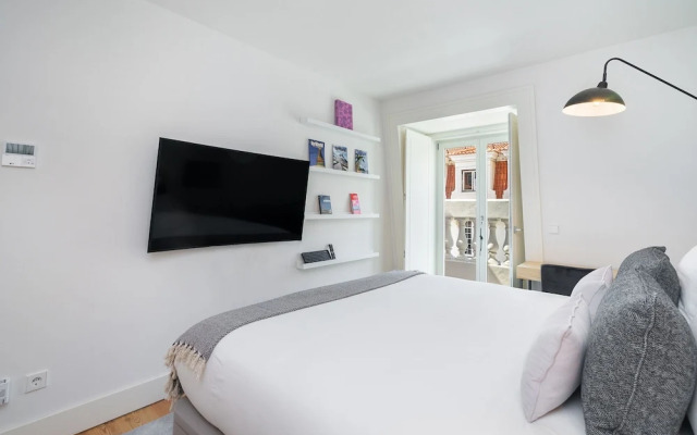 Prime Location Luxury Apartment