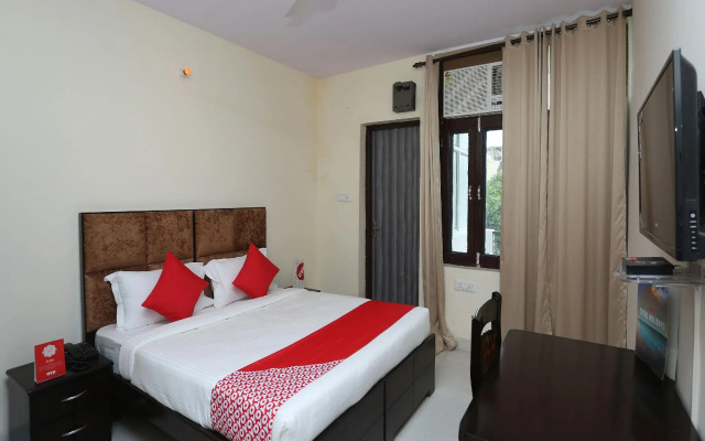 OYO 15738 Hotel Awesome Villa