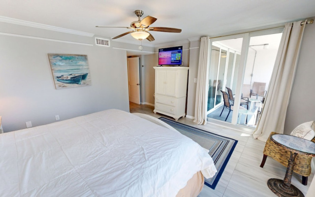 Shoreline Towers 1105 2 Bedroom Condo