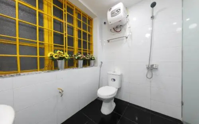 GREENY PRIVATE ROOM 100m to Hanoi Train Station
