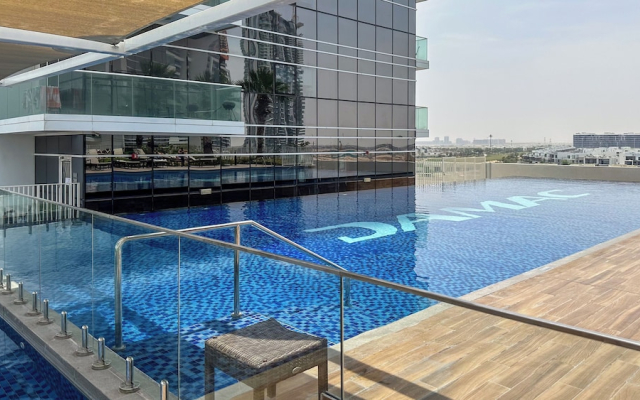Waves - Elegant 28th Floor Studio in Carson A, Damac Hills