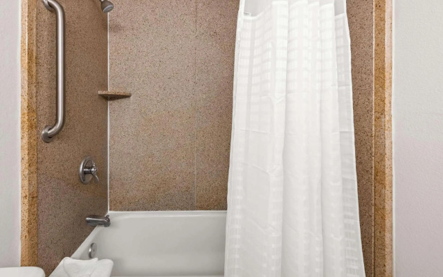 Comfort Inn & Suites Omaha Central