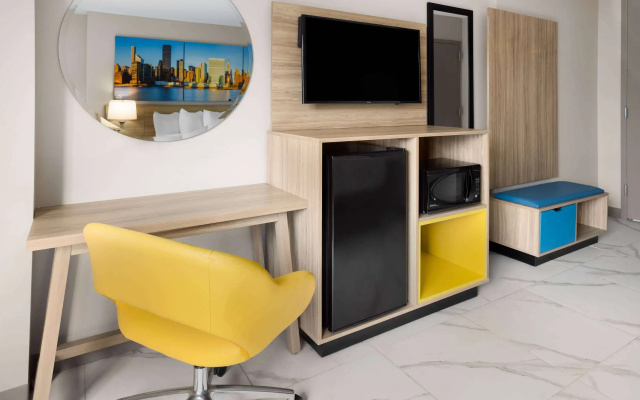 Days Inn By Wyndham Staten Island