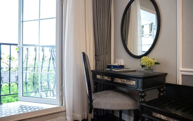 Acoustic Hanoi Hotel & Spa