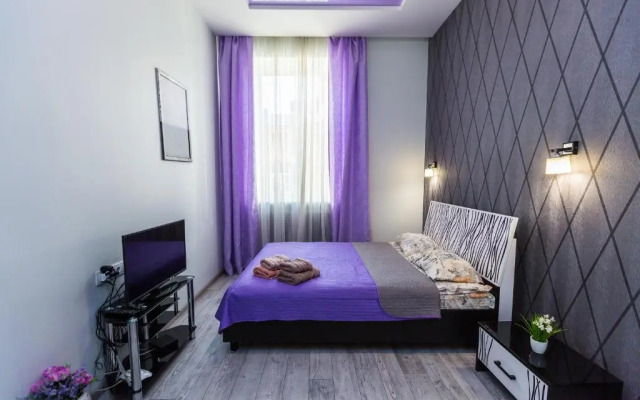 8 Svyatoho Teodora Square Apartments