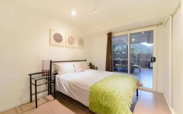 Hydeaway Bay Beach House