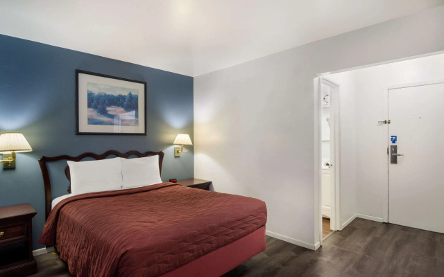 Rodeway Inn & Suites Sidney Historic Downtown I-80