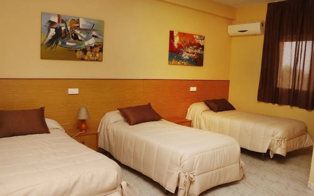 Hostal Restaurante Labrat