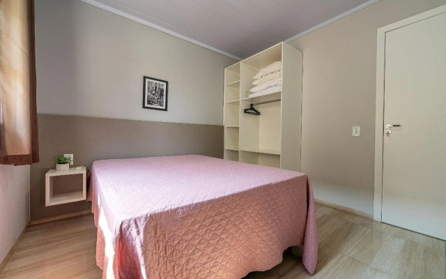 023 - Lindo Residencial com Piscina e Jacuzzi em Bombas