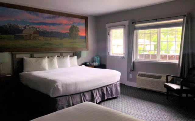 Blue Elk Inn