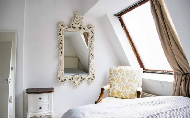 Bright & Cosy 2 Bed Apartment in Notting Hill